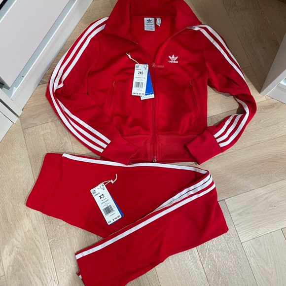 Adidas Originals Firebird TRACKSUIT in scarlet. Pants in XS / Jacket in size 2XS - Picture 4 of 11